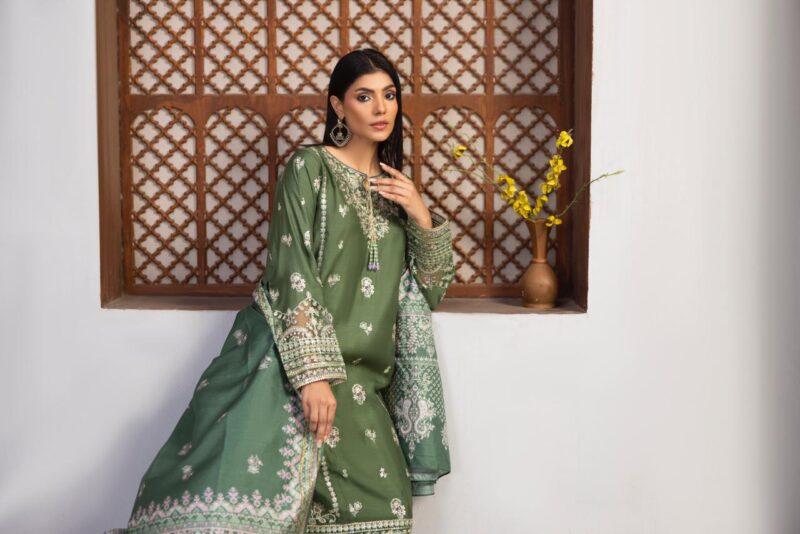 HL-606 | Classic Green Embroidered Viscose Suit – Winter Collection