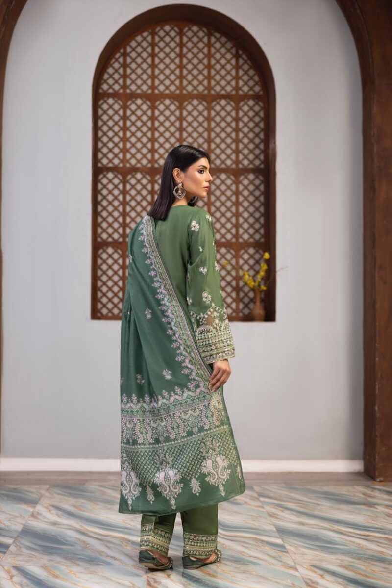 HL-606 | Classic Green Embroidered Viscose Suit – Winter Collection