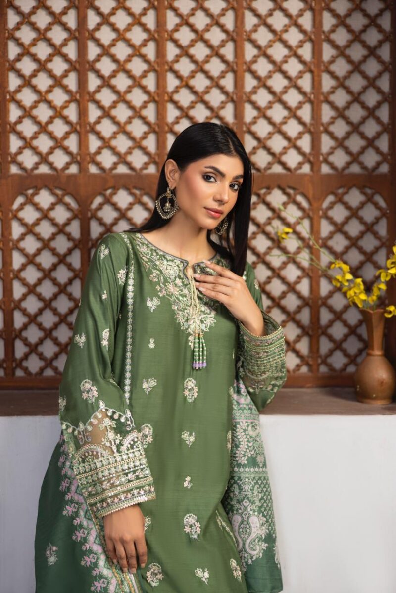 HL-606 | Classic Green Embroidered Viscose Suit – Winter Collection