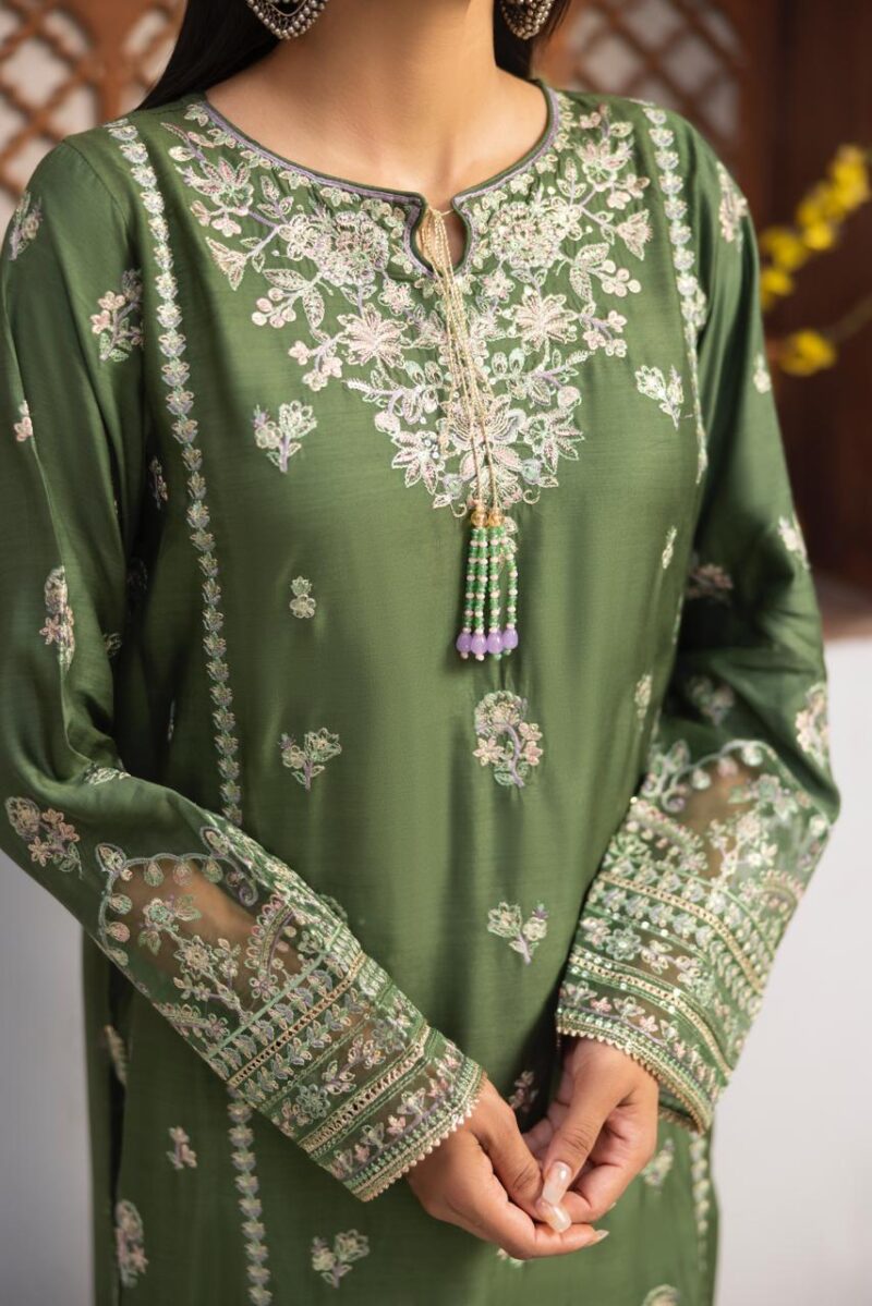 HL-606 | Classic Green Embroidered Viscose Suit – Winter Collection