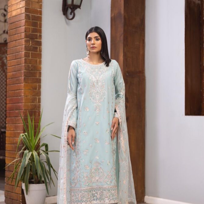 HL-596 | Elegant Embroidered Viscose Suit – Winter Collection